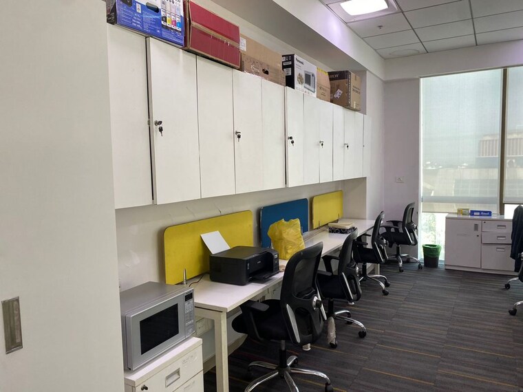 Team Area, platinum-techno-park Commercial Office Space 850 Sq.Ft. In Vashi Sector 30 Navi Mumbai 10043849