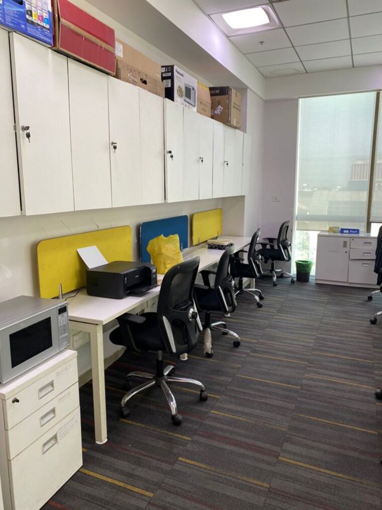 Team Area, platinum-techno-park Commercial Office Space 850 Sq.Ft. In Vashi Sector 30 Navi Mumbai 10043849