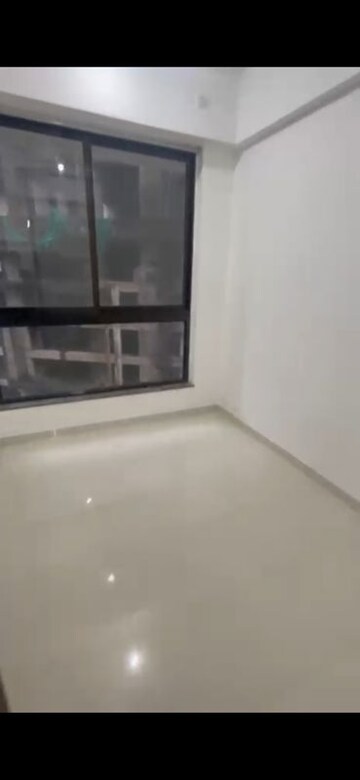 Room in 2 BHK Apartment at Sunteck Avenue 2, Goregaon West – for Rent