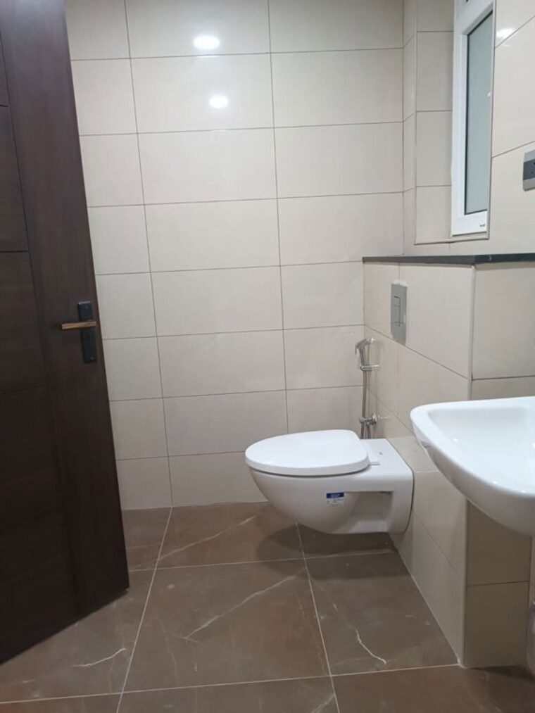 Bathroom, kondapur 3 Bedroom 2565 Sq.Ft. Apartment In Kondapur Hyderabad 10043870