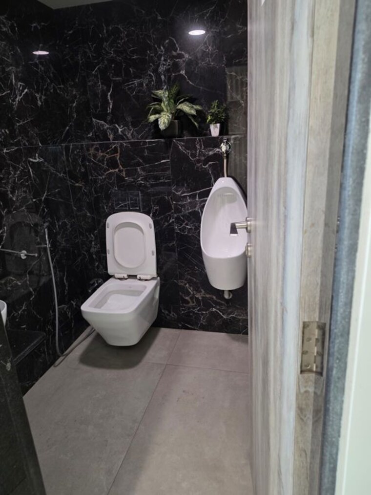 Bathroom, aston Commercial Office Space 1600 Sq.Ft. In Andheri West Mumbai 10043924