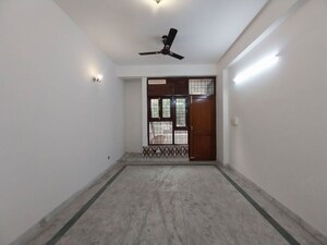 Room in 3 BHK Apartment at Sector 10 Dwarka – for Rent
