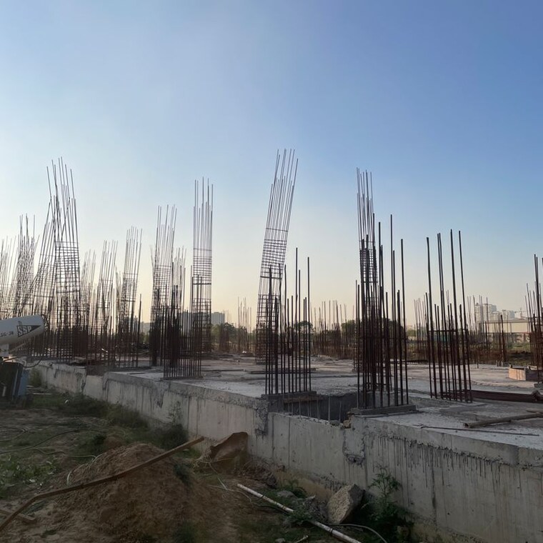 Swimming Pool, auric-universal-square Commercial Shop 544 Sq.Ft. In Sector 77 Faridabad 10043944