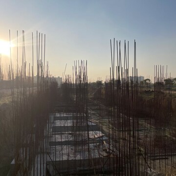  Shop – Exterior View View at Auric Universal Square, Sector 77 - for Sale