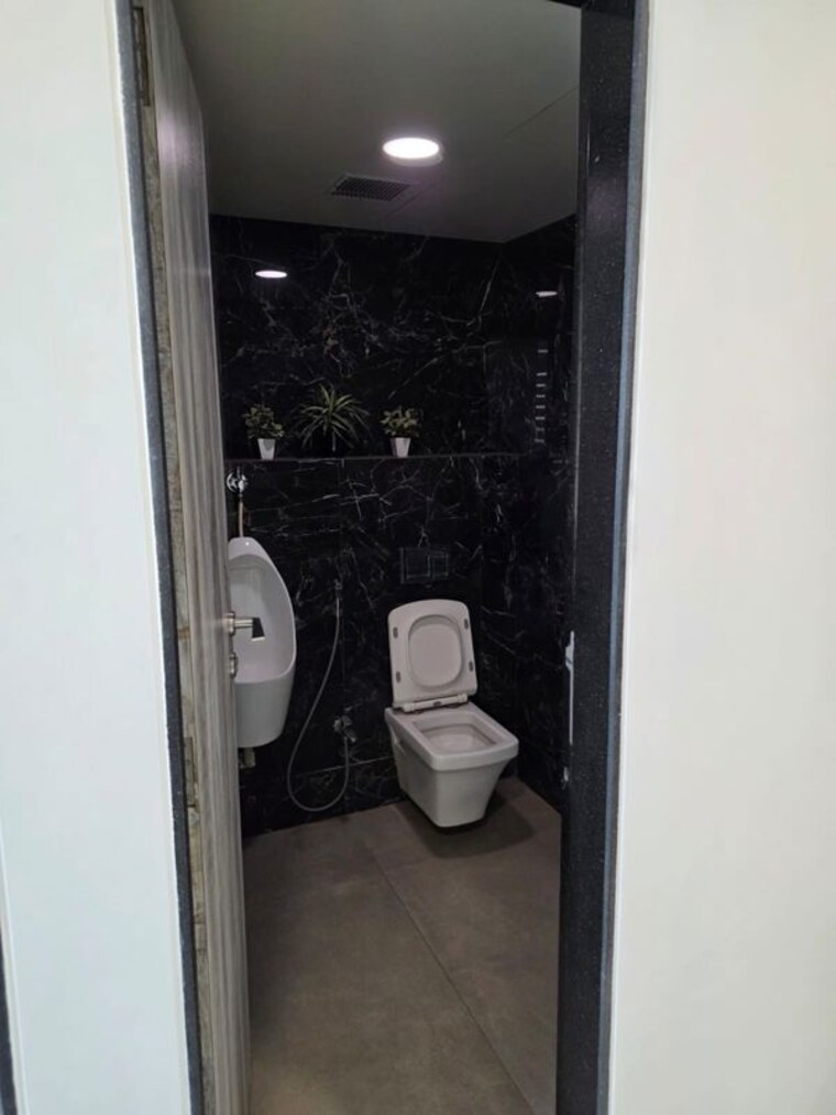 Bathroom, aston Commercial Office Space 1600 Sq.Ft. In Andheri West Mumbai 10043951