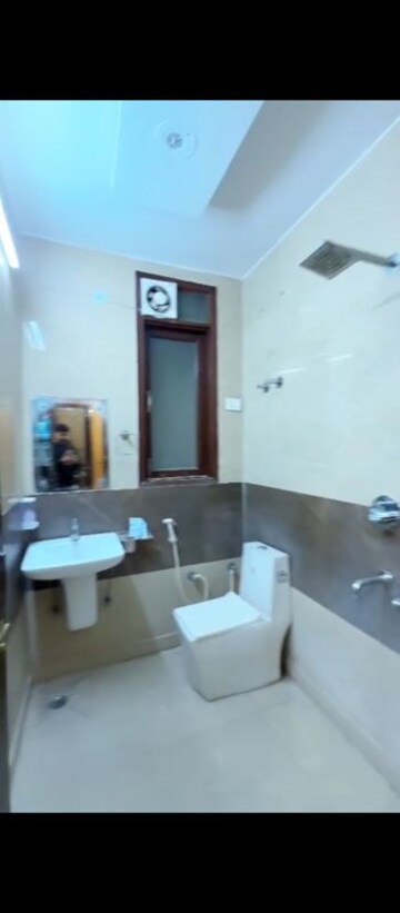 Master Bedroom in 3 BHK Builder Floor at Dwarka Mor – for Sale