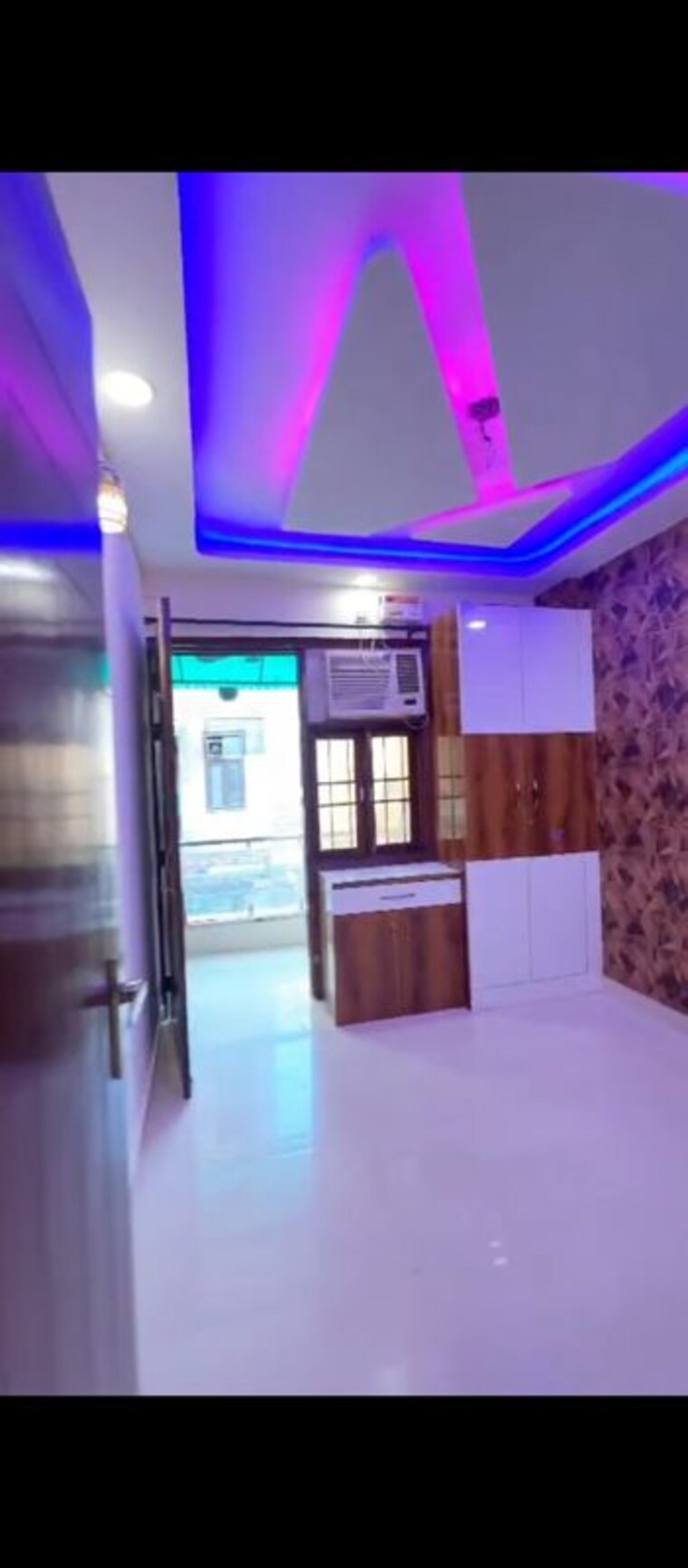 Bedroom, dwarka mor 3 Bedroom 100 Sq.Yd. Builder Floor In Dwarka Mor Delhi 10043954