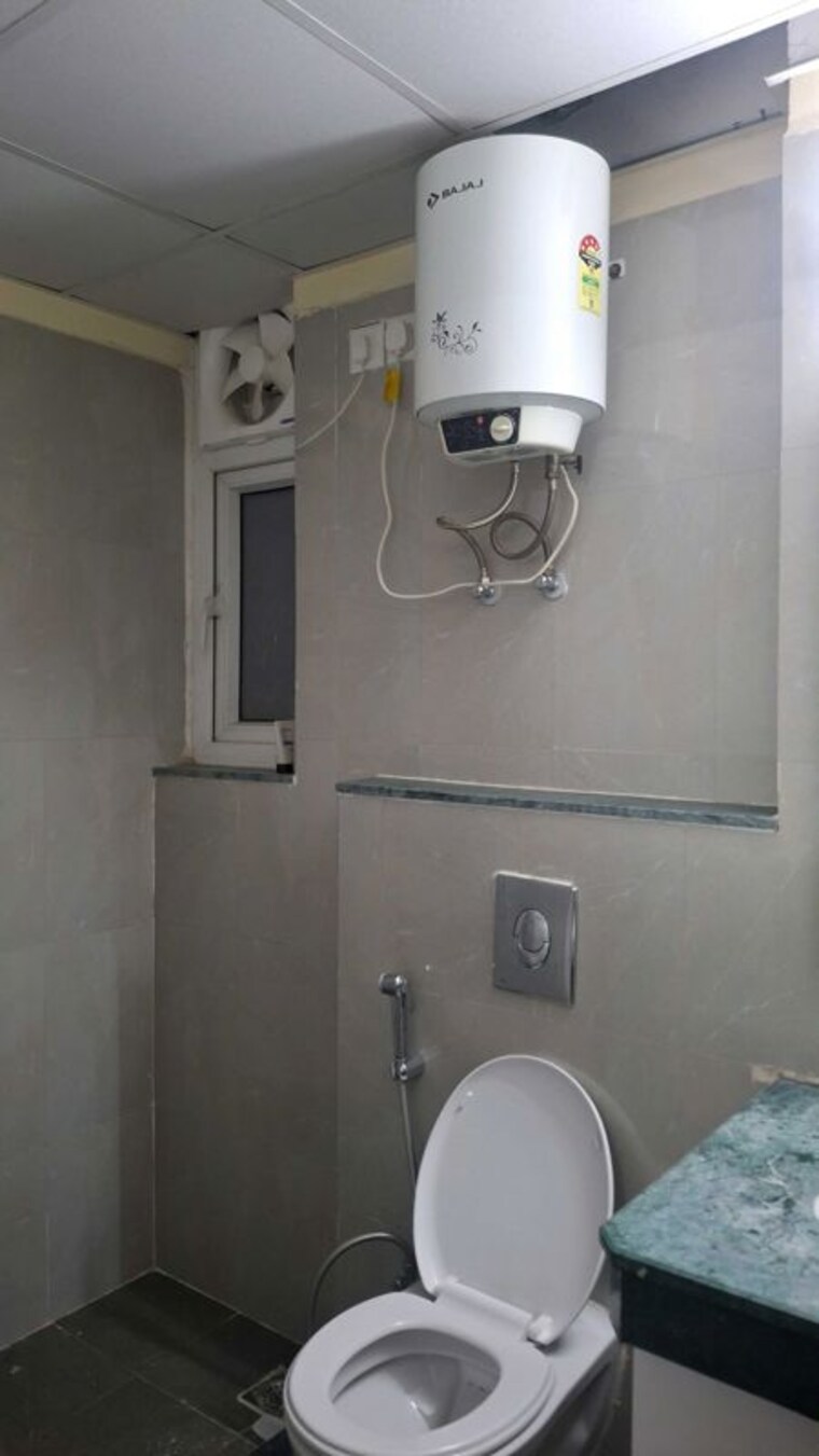 Bathroom, bptp-park-generations 3 Bedroom 1485 Sq.Ft. Apartment In Sector 37d Gurgaon 10043936