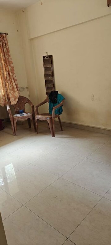 Room in 2 BHK Apartment at Siddhivinayak Horizon, Prabhadevi – for Sale