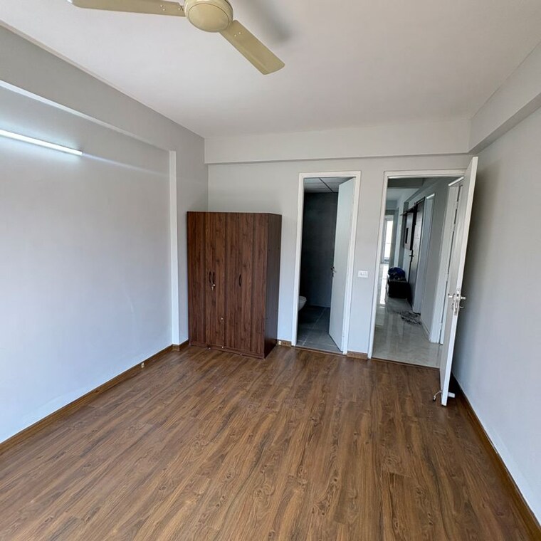 Room, signature-global-city 3 Bedroom 1300 Sq.Ft. Apartment In Sector 37d Gurgaon 10043991
