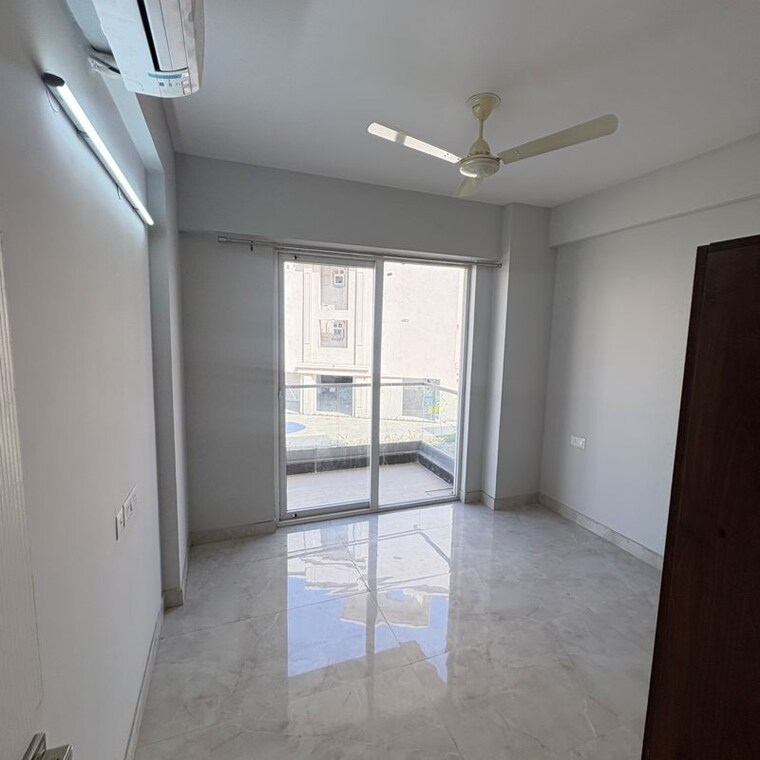 Room, signature-global-city 3 Bedroom 1300 Sq.Ft. Apartment In Sector 37d Gurgaon 10043991