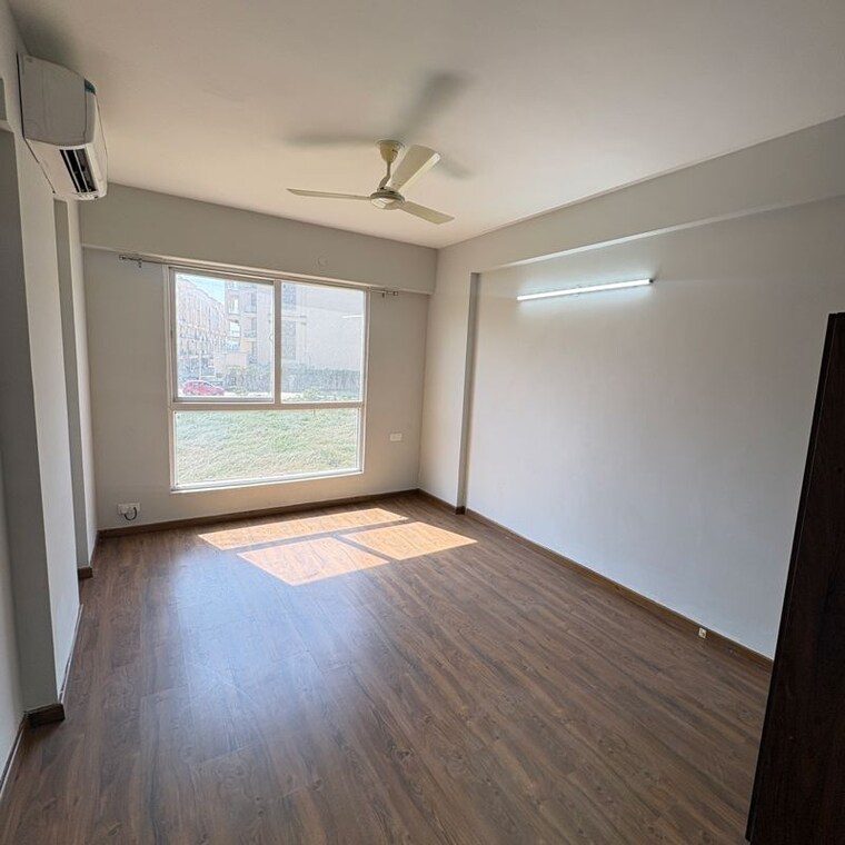 Room, signature-global-city 3 Bedroom 1300 Sq.Ft. Apartment In Sector 37d Gurgaon 10043991
