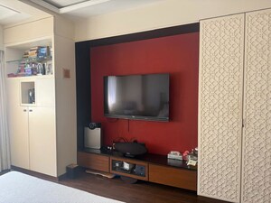 Furnished Amenities in 2 BHK Apartment at Kailash Niketan, Altamount Road – for Rent