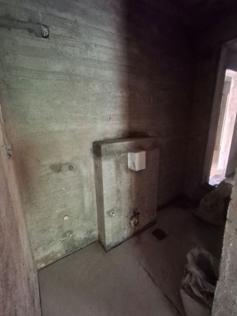 Bathroom, sindhi-society 2 Bedroom 845 Sq.Ft. Apartment In Chembur Mumbai 10043934