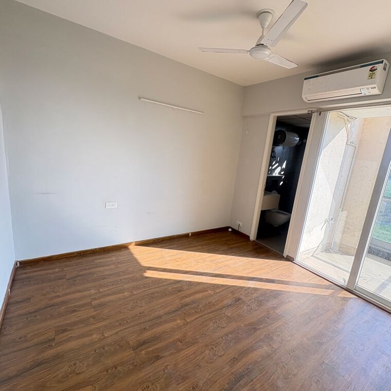 Room, signature-global-city 2 Bedroom 1000 Sq.Ft. Apartment In Sector 37d Gurgaon 10044046