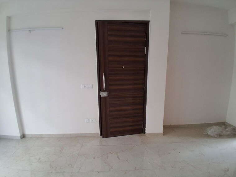 Room, smart-world-gems 2.5 Bedroom 650 Sq.Ft. Apartment In Sector 89 Gurgaon 10044005