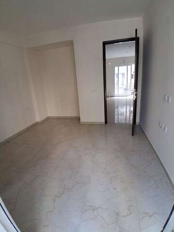 Room in 2.5 BHK Apartment at Smart World Gems, Sector 89 – for Sale