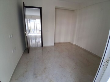 Room in 2.5 BHK Apartment at Smart World Gems, Sector 89 – for Sale