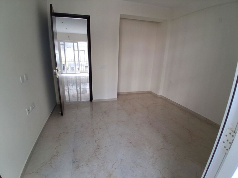 Room, smart-world-gems 2.5 Bedroom 650 Sq.Ft. Apartment In Sector 89 Gurgaon 10044005