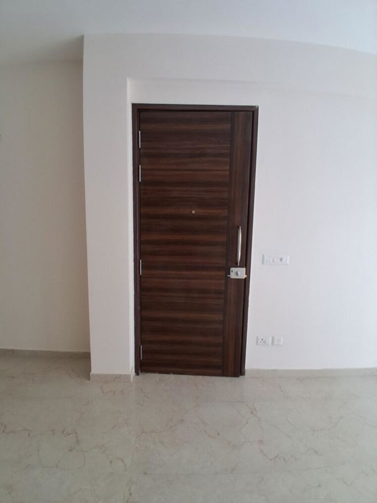 Room, smart-world-gems 2.5 Bedroom 650 Sq.Ft. Apartment In Sector 89 Gurgaon 10044005