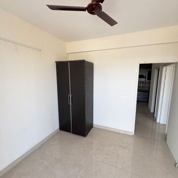 Room in 2 BHK Apartment at Signature The Millennia 3, Sector 37d – for Rent