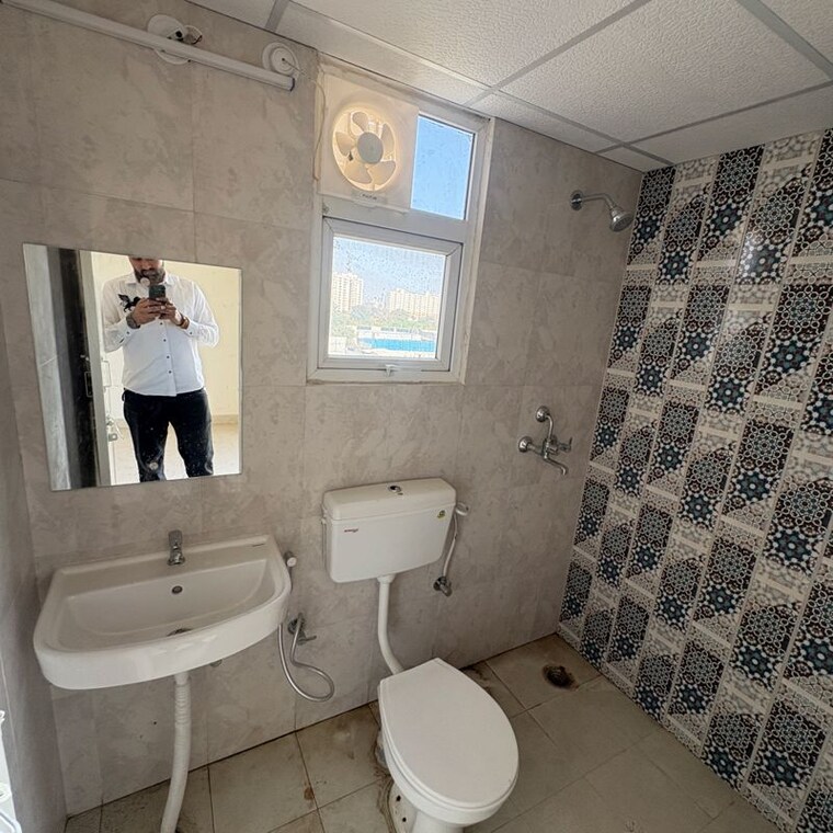 Bathroom, signature-the-millennia-3 2 Bedroom 1000 Sq.Ft. Apartment In Sector 37d Gurgaon 10044062