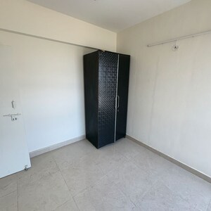 Room in 2 BHK Apartment at Signature The Millennia 3, Sector 37d – for Rent