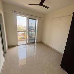 2 BHK Apartment For Rent in Signature The Millennia 3, Sector 37d
