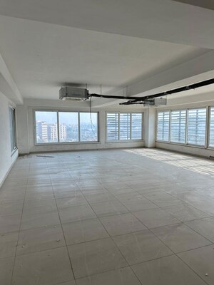 Room in  Office Space at Makarba – for Rent