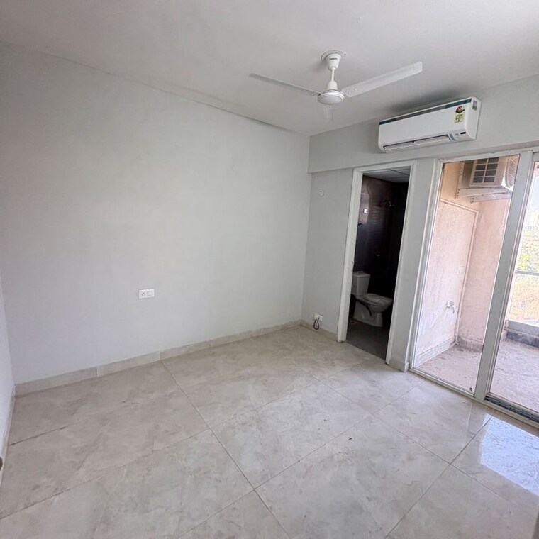 Room, signature-global-city 3 Bedroom 1250 Sq.Ft. Apartment In Sector 37d Gurgaon 10044105