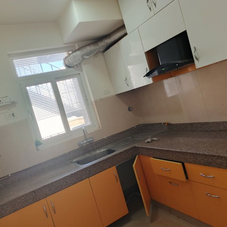 Kitchen, emaar-emerald-floors-premier 4 Bedroom 1975 Sq.Ft. Apartment In Sector 65 Gurgaon 10044115