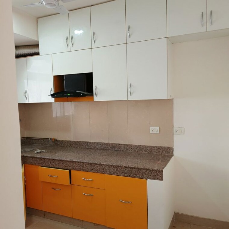 Kitchen, emaar-emerald-floors-premier 4 Bedroom 1975 Sq.Ft. Apartment In Sector 65 Gurgaon 10044115