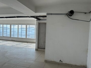 Room in  Office Space at Makarba – for Rent