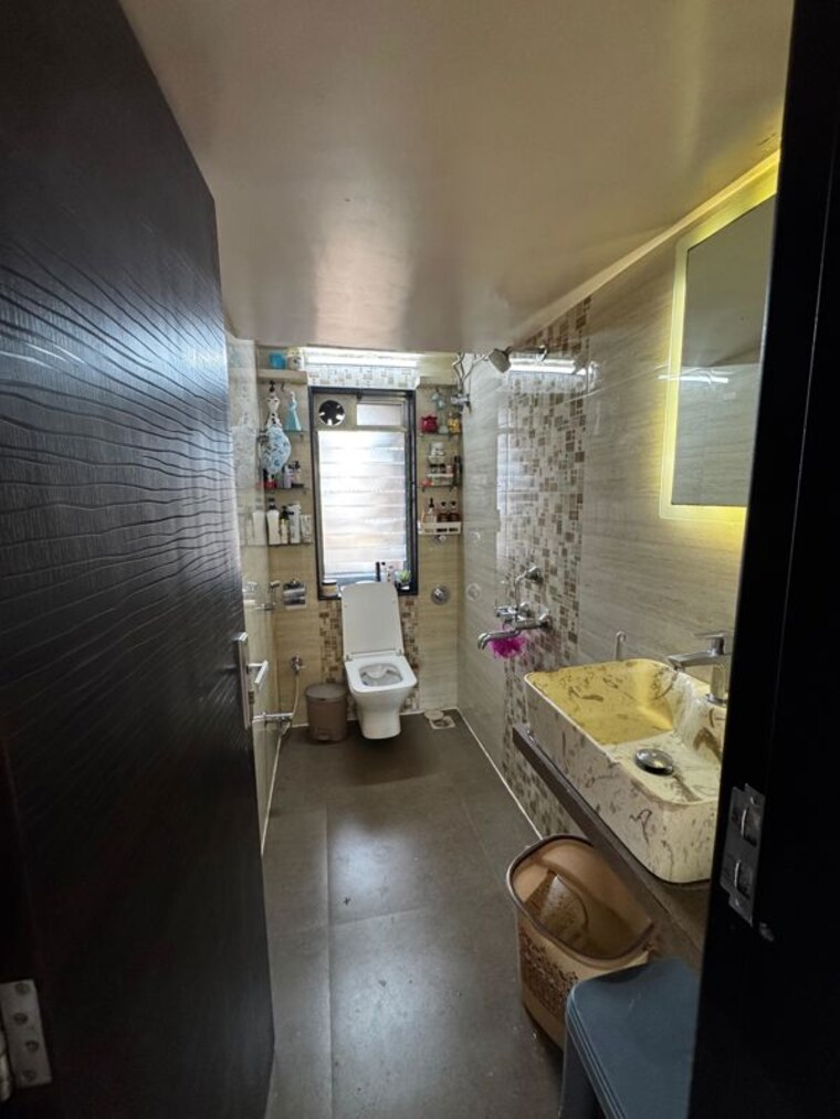 Attached Bathroom, daze-apartment 2 Bedroom 650 Sq.Ft. Apartment In Malad West Mumbai 10044122