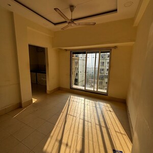 Bedroom in 1 BHK Apartment at Goregaon East – for Rent
