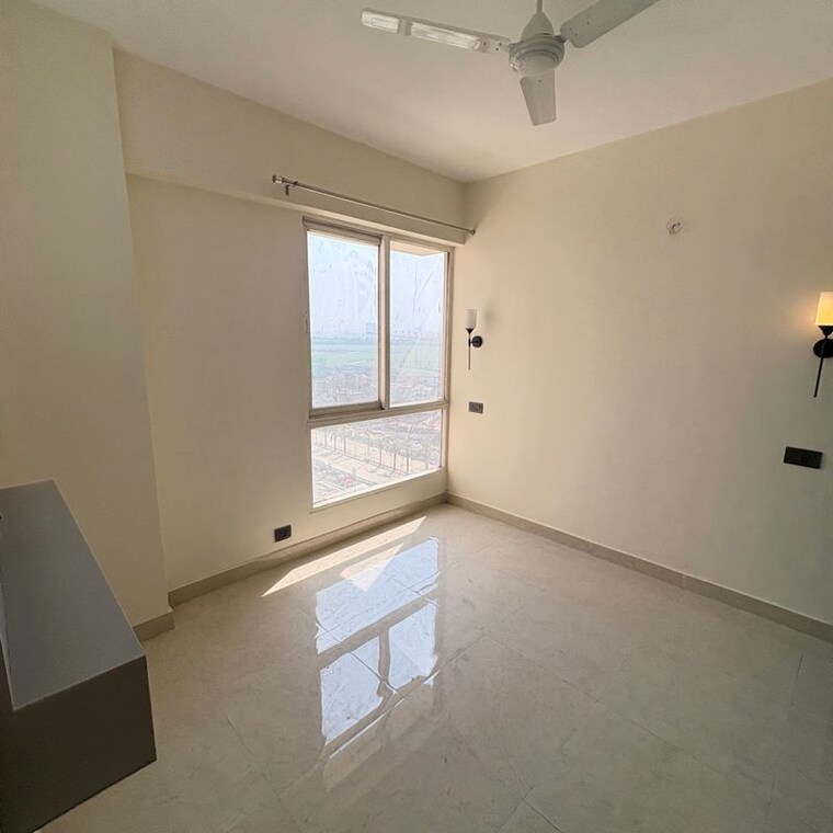 Room, signature-the-millennia-3 2 Bedroom 1050 Sq.Ft. Apartment In Sector 37d Gurgaon 10044142