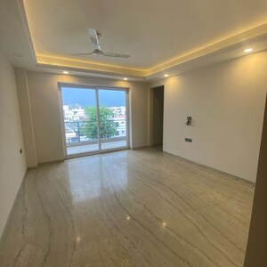 Room in 3 BHK Apartment at Saarang Residency, Sector 21c – for Sale