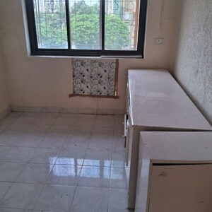 Room in 1 BHK Apartment at Andheri West – for Sale