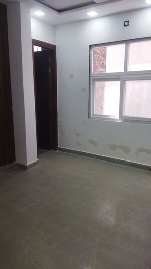 Room in 3 BHK Builder Floor at Rohini Sector 25 – for Sale