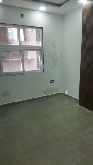Room in 3 BHK Builder Floor at Rohini Sector 25 – for Sale