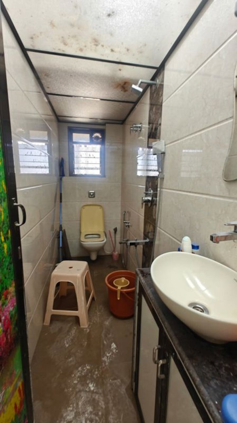 Bathroom, sagar-sangeet-chs-colaba 2 Bedroom 1200 Sq.Ft. Apartment In Colaba Mumbai 10044093