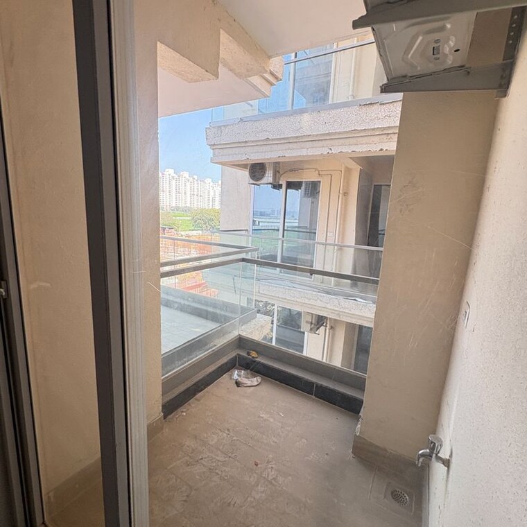 Balcony, signature-global-city 2 Bedroom 1050 Sq.Ft. Apartment In Sector 37d Gurgaon 10044177