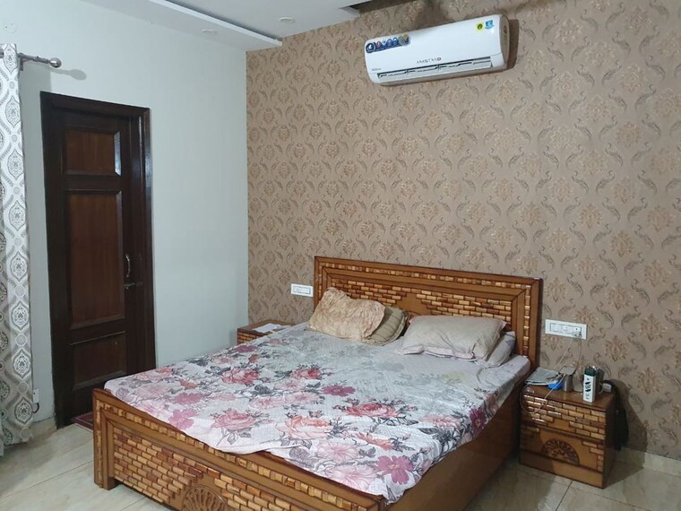 Bedroom, sector 125 5 Bedroom 200 Sq.Yd. Independent House In Sector 125 Mohali 10044194