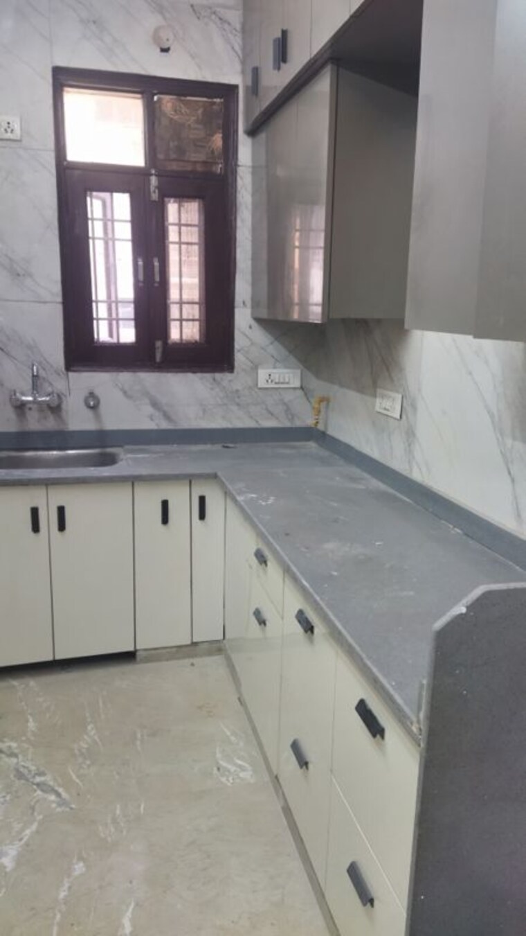 Kitchen, rohini sector 24 3 Bedroom 850 Sq.Ft. Builder Floor In Rohini Sector 24 Delhi 10044210