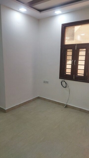 Room in 3 BHK Builder Floor at Rohini Sector 24 – for Sale