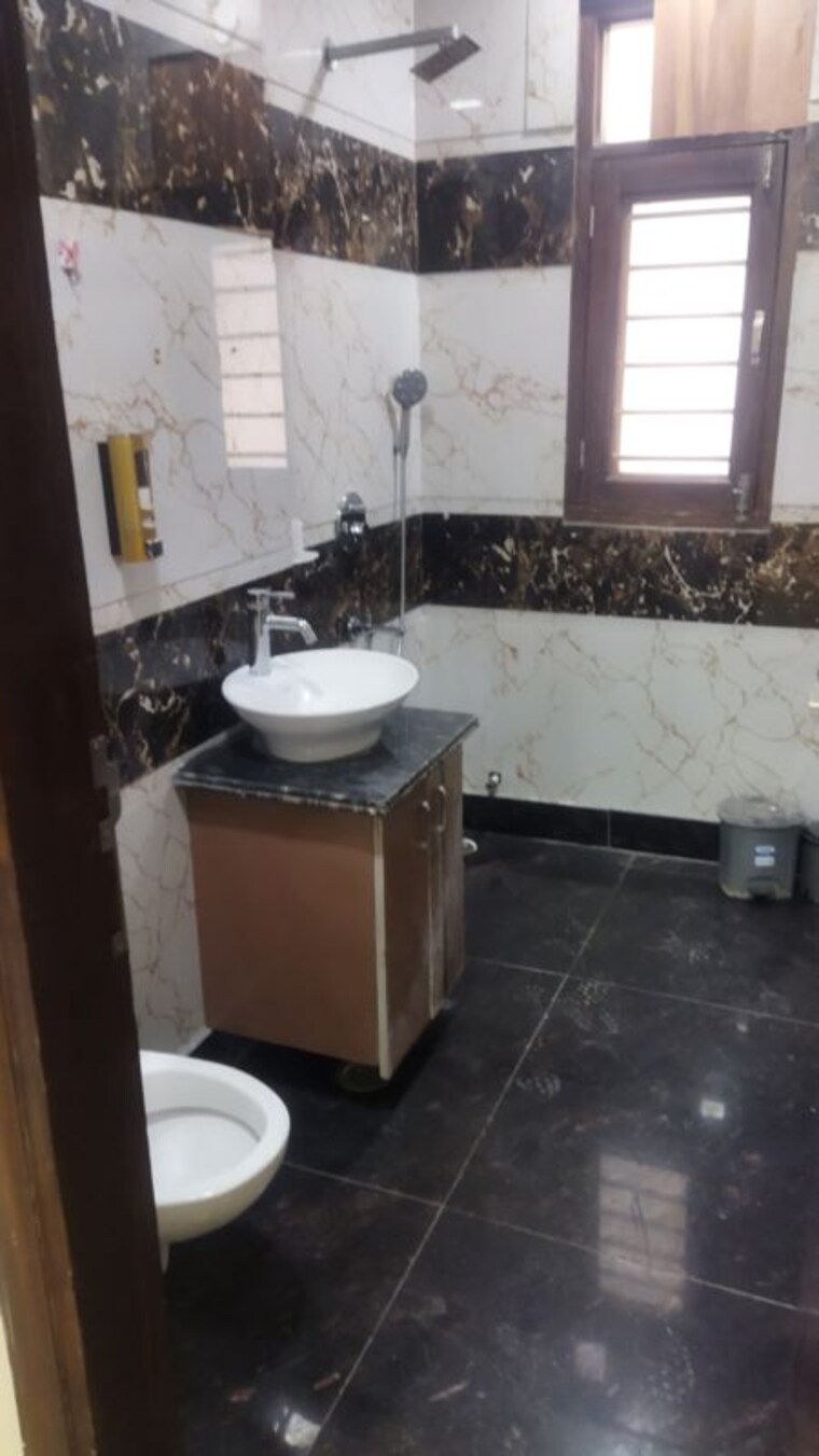 Attached Bathroom, rohini sector 24 3 Bedroom 850 Sq.Ft. Builder Floor In Rohini Sector 24 Delhi 10044251