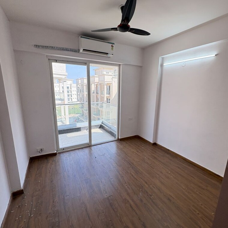 Room, signature-global-city 3 Bedroom 1250 Sq.Ft. Apartment In Sector 37d Gurgaon 10044252