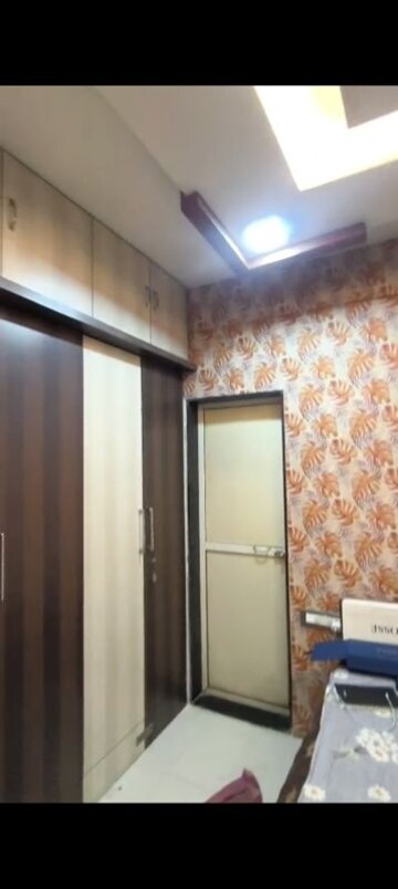 Furnished Amenities in 2 BHK Apartment at Takshila CHS, Andheri East – for Rent