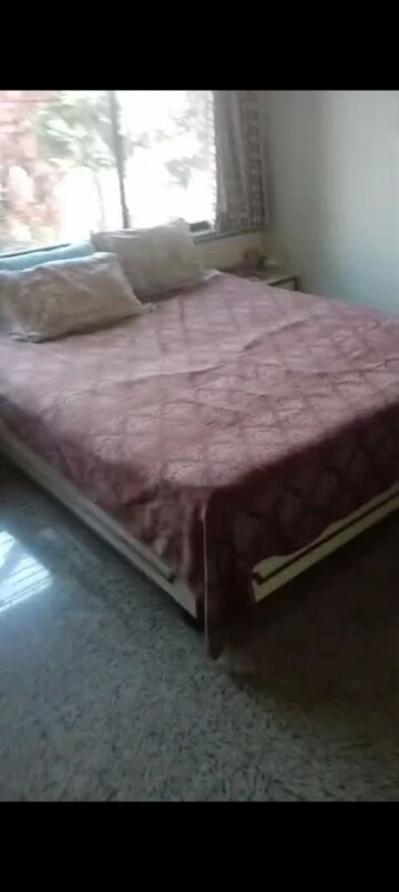 Bedroom in 2 BHK Apartment at Takshila CHS, Andheri East – for Rent