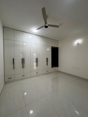 Room in 3 BHK Apartment at Prestige Beverly Hills, Kokapet – for Rent